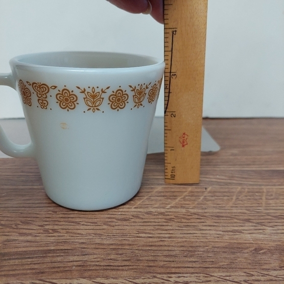 Vintage Pyrex Cup and Saucer - Picture 11 of 12